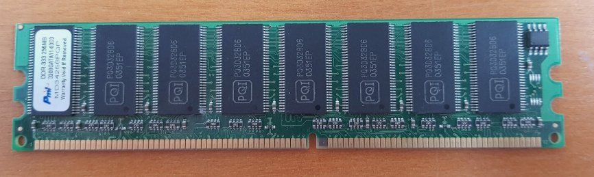 Memoria / RAM: DDR1 333 - PC 2700 256 MB – Usato da Wichtrach venduto da Queensparkunite