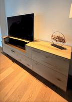 Sideboard Eiche massiv mit Glaselement und Schubladen guter