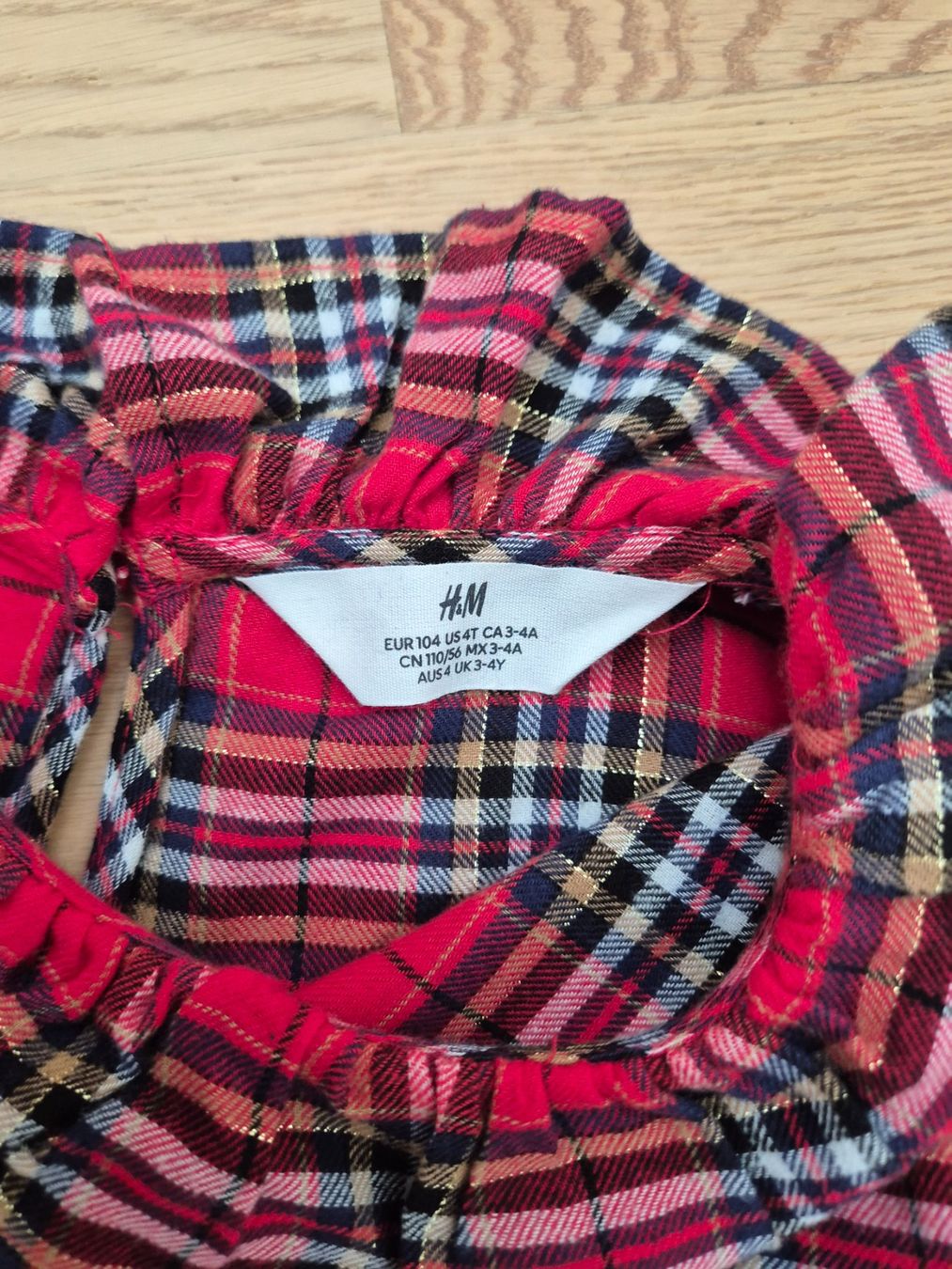 H&M Kleider & Röcke: Weihnachtskleid H&M 104 – Gebraucht aus Pfäffikon SZ von Ka6ka 1