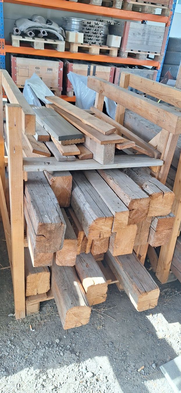 Holzartikel: Altholz Balken – Gebraucht aus Sevelen von StalkeronPaws 1