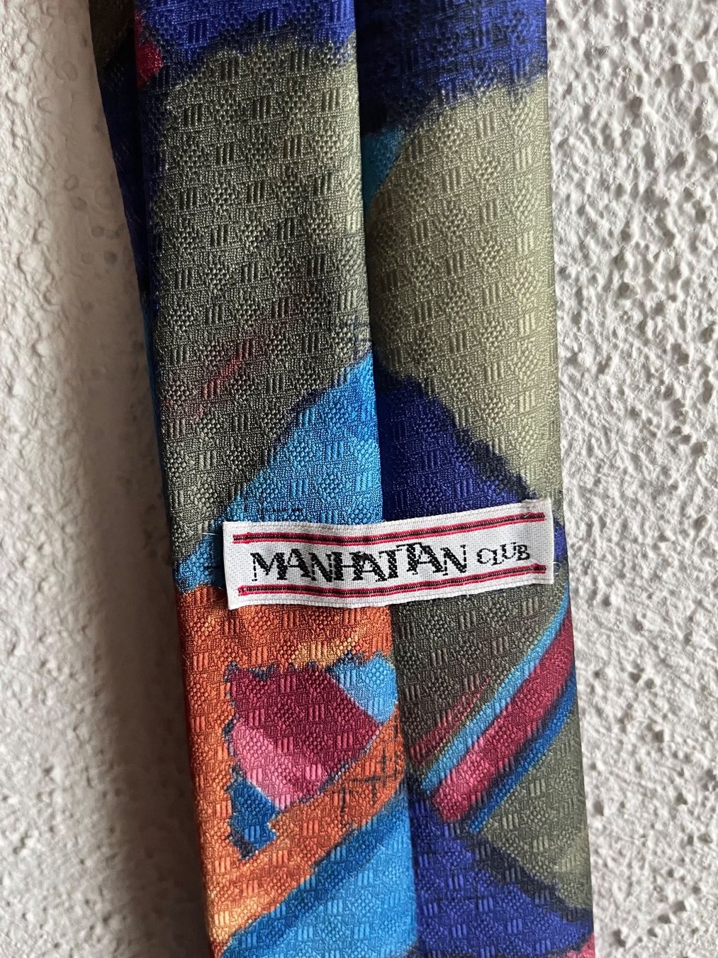Krawatten: abstrakte Krawatte - Manhattan Club – Gebraucht aus Jonschwil von juliana_pluess 2