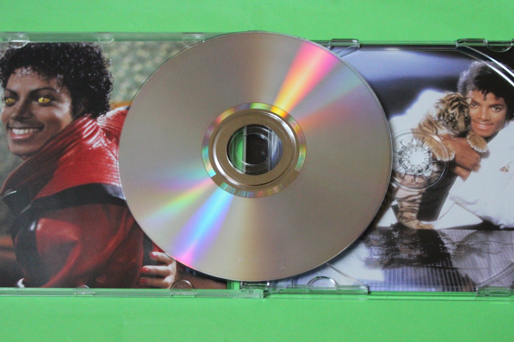 CD: Michael Jackson - Thriller (25th Anniversary) CD – Usato da Tübach venduto da JamesStone 5