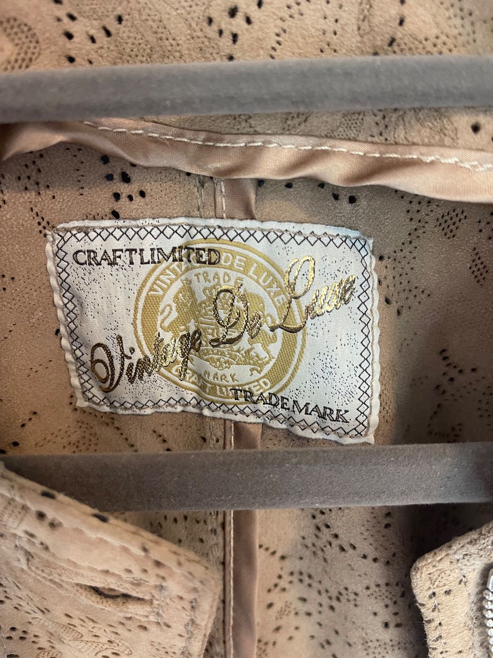 Giacche: Beige, schmal geschnittene Jacke aus echtem Veloursleder – Usato da Zizers venduto da sarah_1987 4