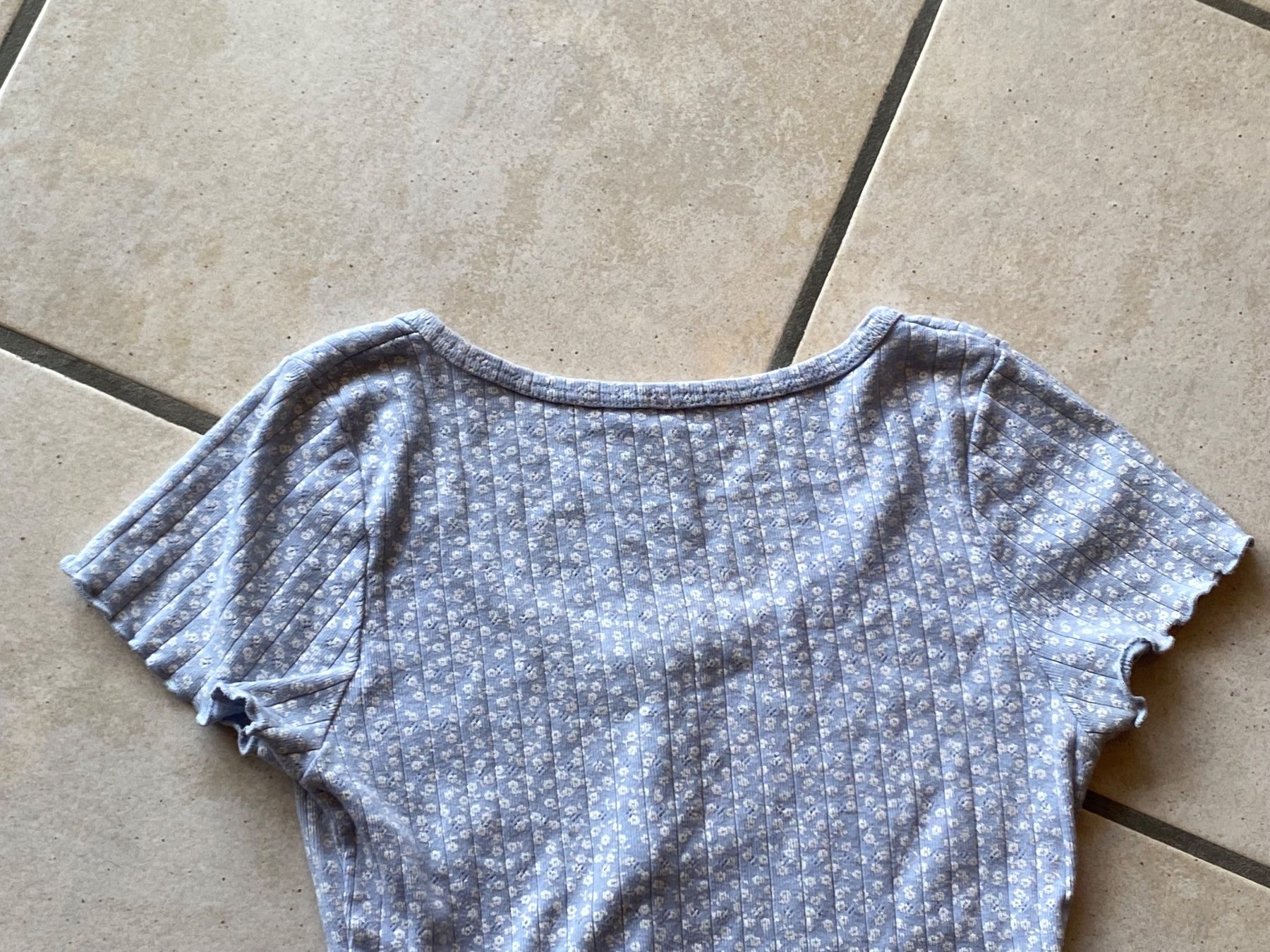 Brandy Melville Camicette, T-shirt & Top: Top XS Brandy Melville hellblau – Usato da Orpund venduto da Mary8972 6