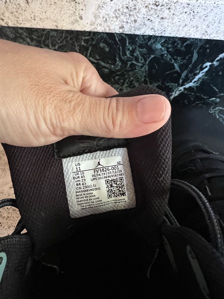 Jordan Herrenschuhe: Jordan TWO 3 6 Rings-Winterized Black – Gebraucht aus Bolligen von LaCorsa 1