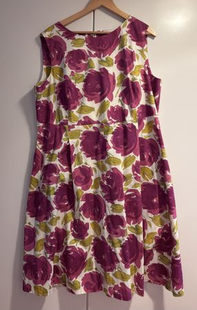 Wunderschönes leichtes Sommerkleid Blumenmuster Gr. 48