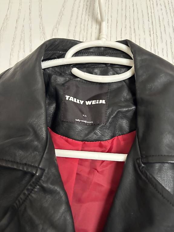 Jacken: Lederjacke xs/s – Gebraucht aus Fislisbach von secondhandF 1