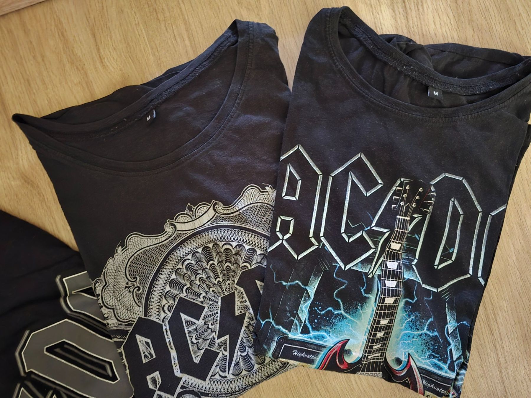 Lotti di vestiti: 5 TShirts AC/DC S/M – Usato da Reute AR venduto da angelflower 1