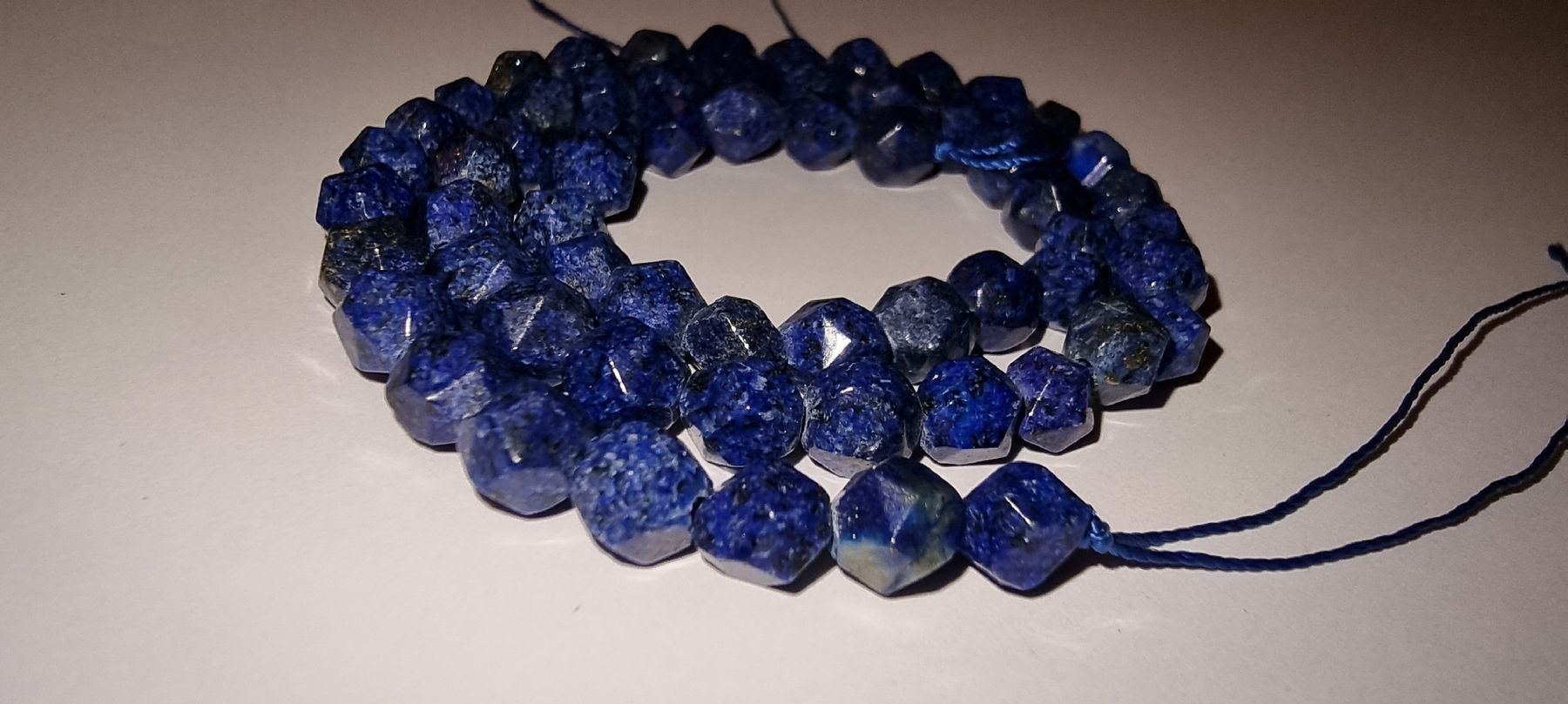 Minerali & Pietre curative: Lapislazuli facettiert 6mm. 1. Klasse Strang – Nuovo e nell'imballaggio originale da Menziken venduto da Mirager