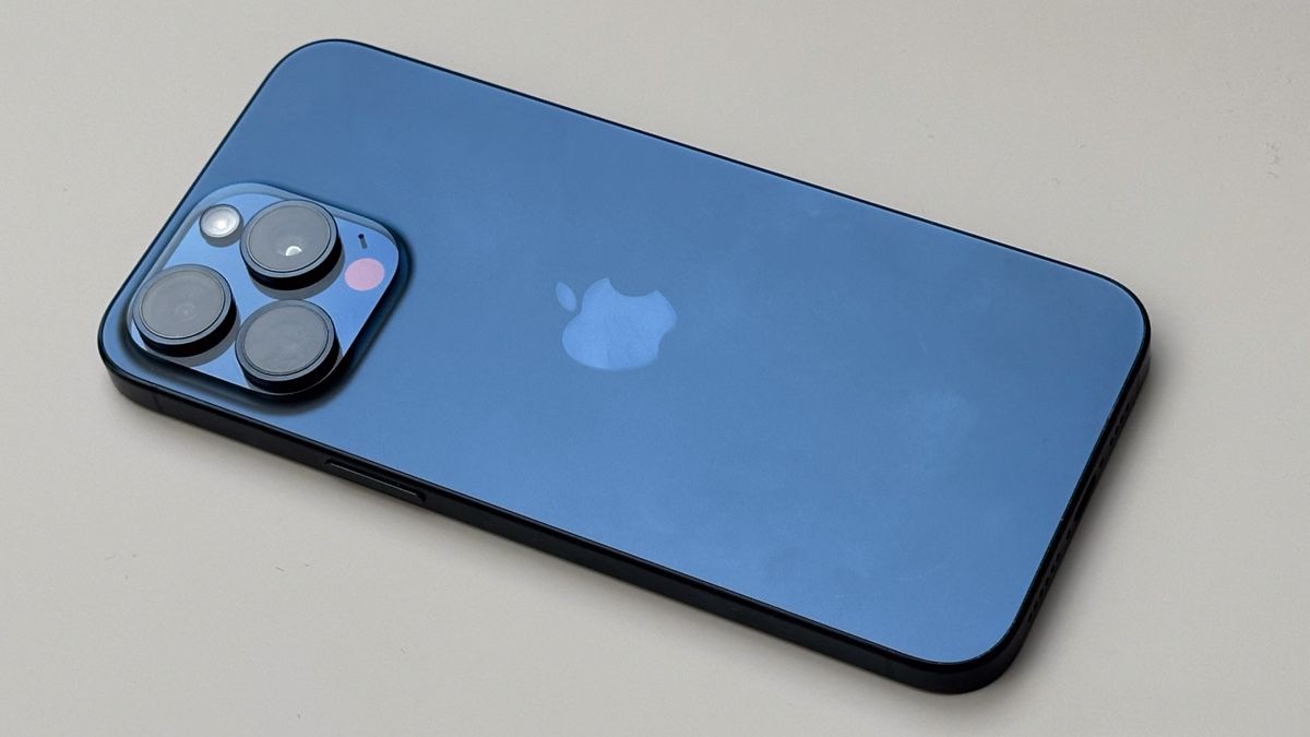 Apple Telefoni cellulari / Smartphones: Smartphone Apple iPhone 15 Pro, blau 128Gb – Usato da Zürich venduto da Udi