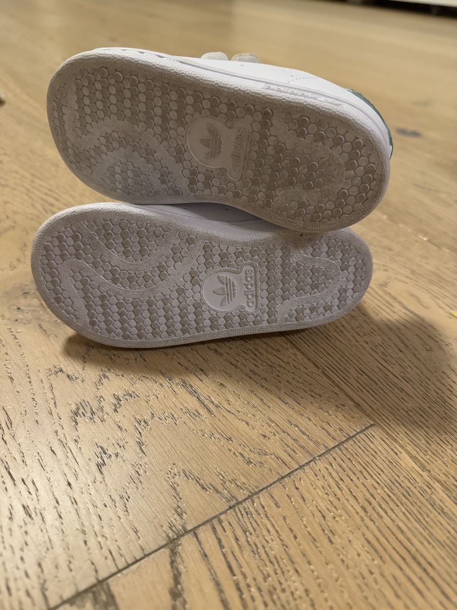 Adidas Scarpe per ragazzi: Adidas Sneakers Grösse 24 – Usato da Therwil venduto da ang_7jcm 3