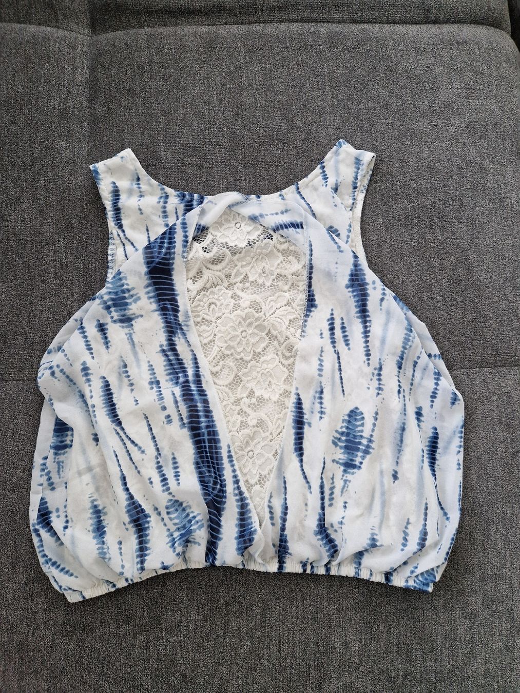 Top: Oberteil – Usato da Eglisau venduto da Ramii97 1