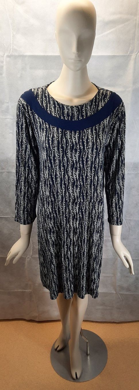 Kleider: Midikleid Tunika elegant lang dunkelblau Gr. 44 – Gebraucht aus Seuzach von VT-Collections1 3