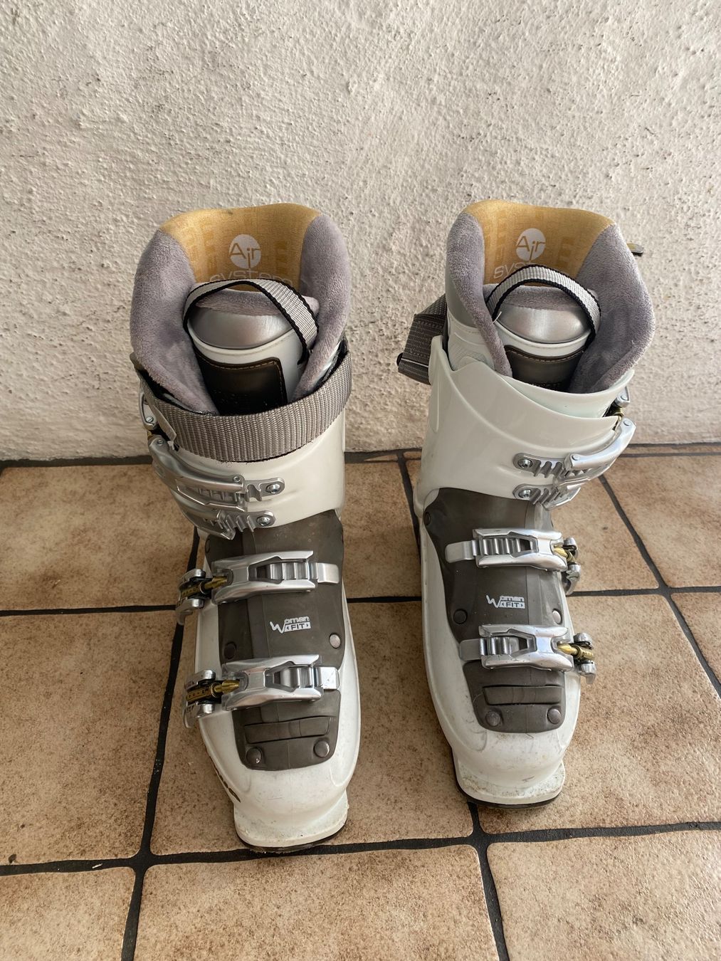 Lowa Chaussures femmes: Chaussures ski lowa air systeme AC80 – D'occasion à La Neuveville par e_perriard