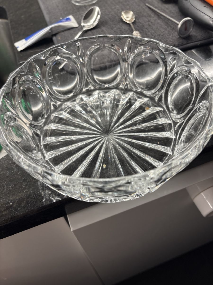Bicchieri: Crystal Bowl Round Pattern Diameter 22cm Good Condition – Usato da Bonstetten venduto da mar_vs88