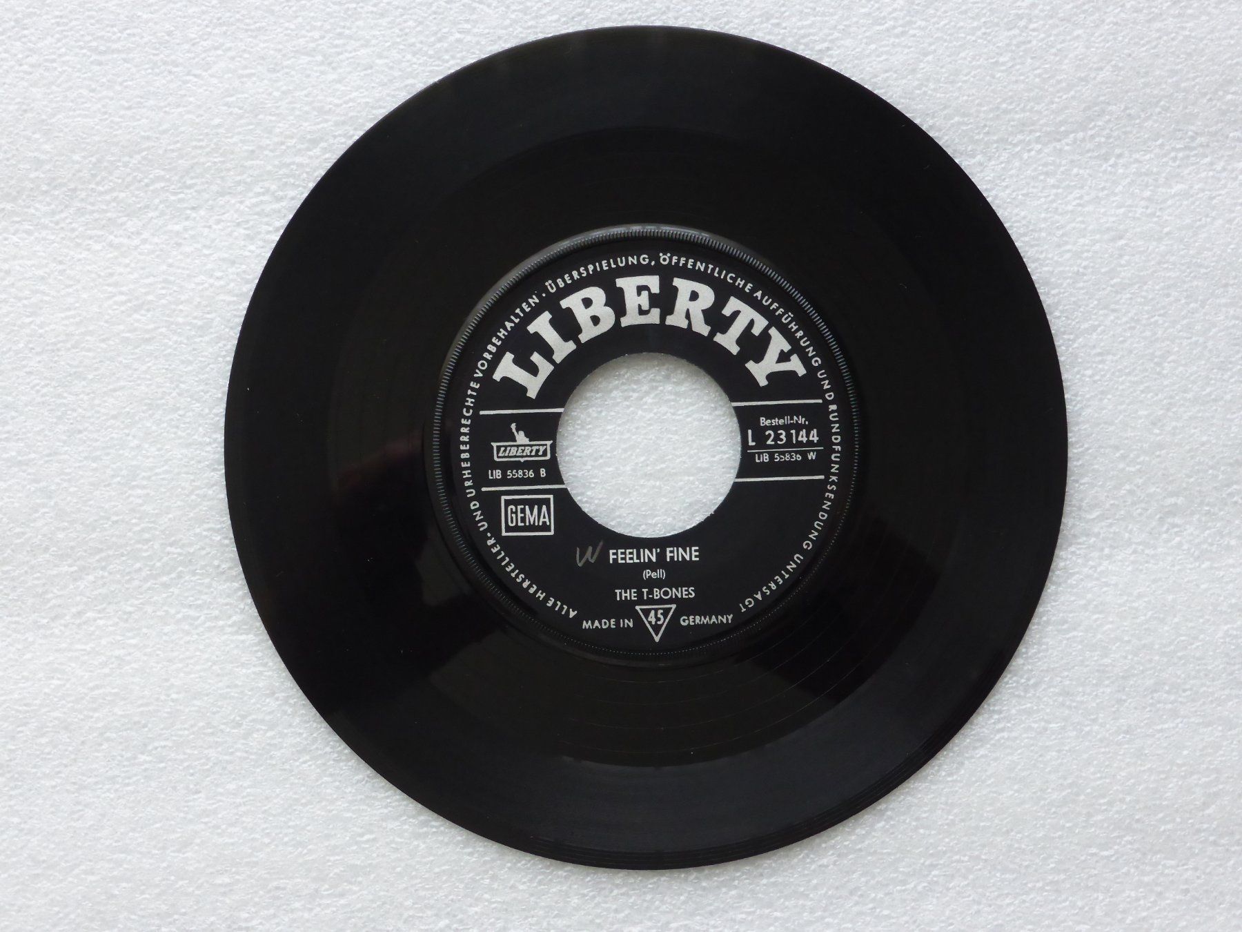 Schallplatten: Vinyl Single   THE T-BONES – Gebraucht aus Küssnacht am Rigi von Mondkinder 2
