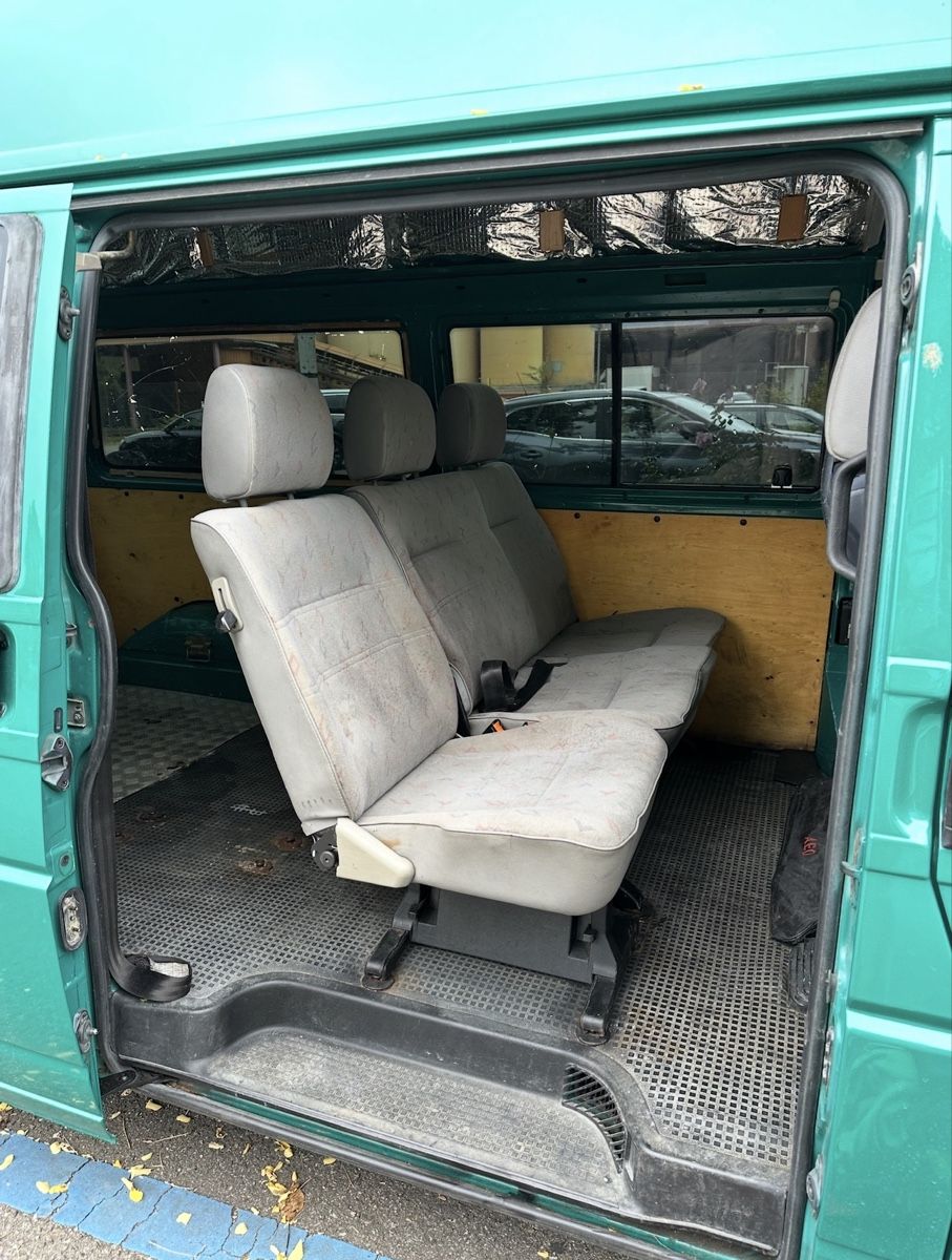 VW Toutes les pièces auto: VW T4 Sitze - Rücksitze – D'occasion à Schlieren par helena.Gini 3