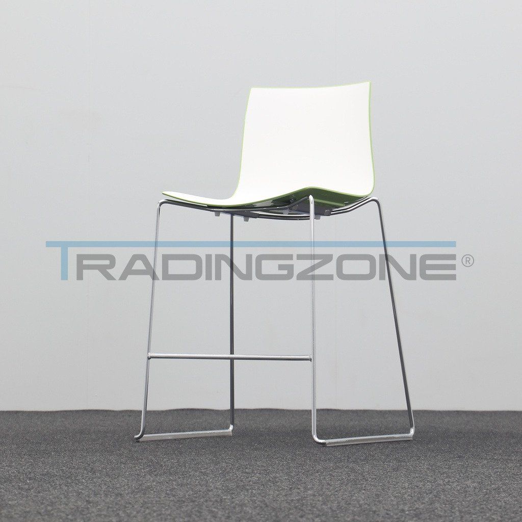 Arper Sgabelli: 3× Arper Catifa 46 Barhocker Grün – Usato da Regensdorf venduto da Tradingzone 5