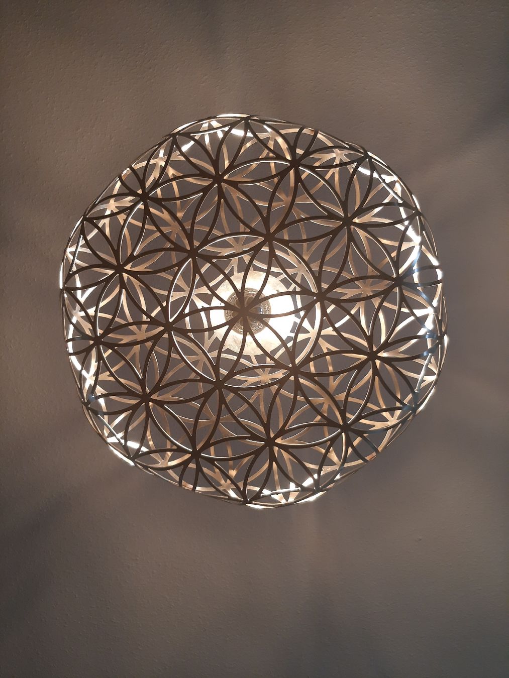 Lampadari & plafoniere: Lampe Blume des Lebens – Nuovo e nell'imballaggio originale da Entlebuch venduto da Nefeschlicht 1
