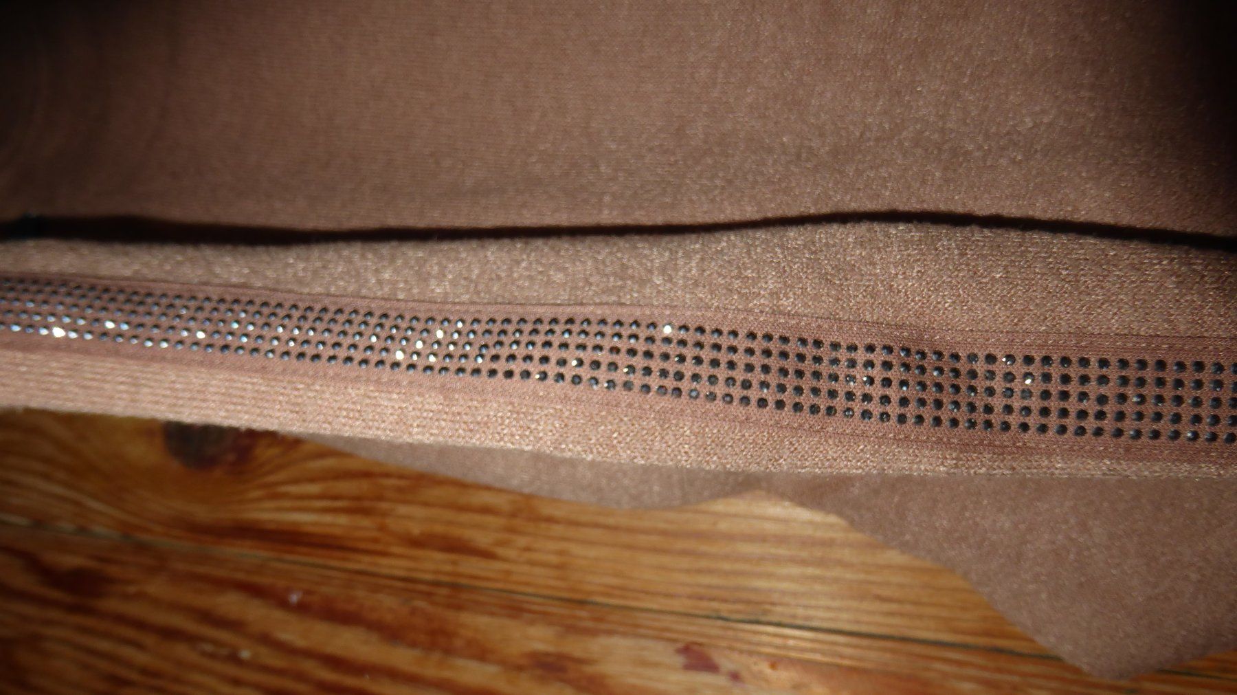 Maglioni & Felpe: Pullover mit glitzerstreifen am Arm Gr 42 Hellbraun – Usato da Sargans venduto da Benziner 2