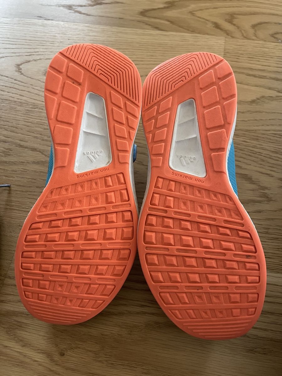Adidas Scarpe da uomo: Hallenschuhe, Turnschuhe Grösse 32 – Usato da Uitikon Waldegg venduto da Kappeli_17 2