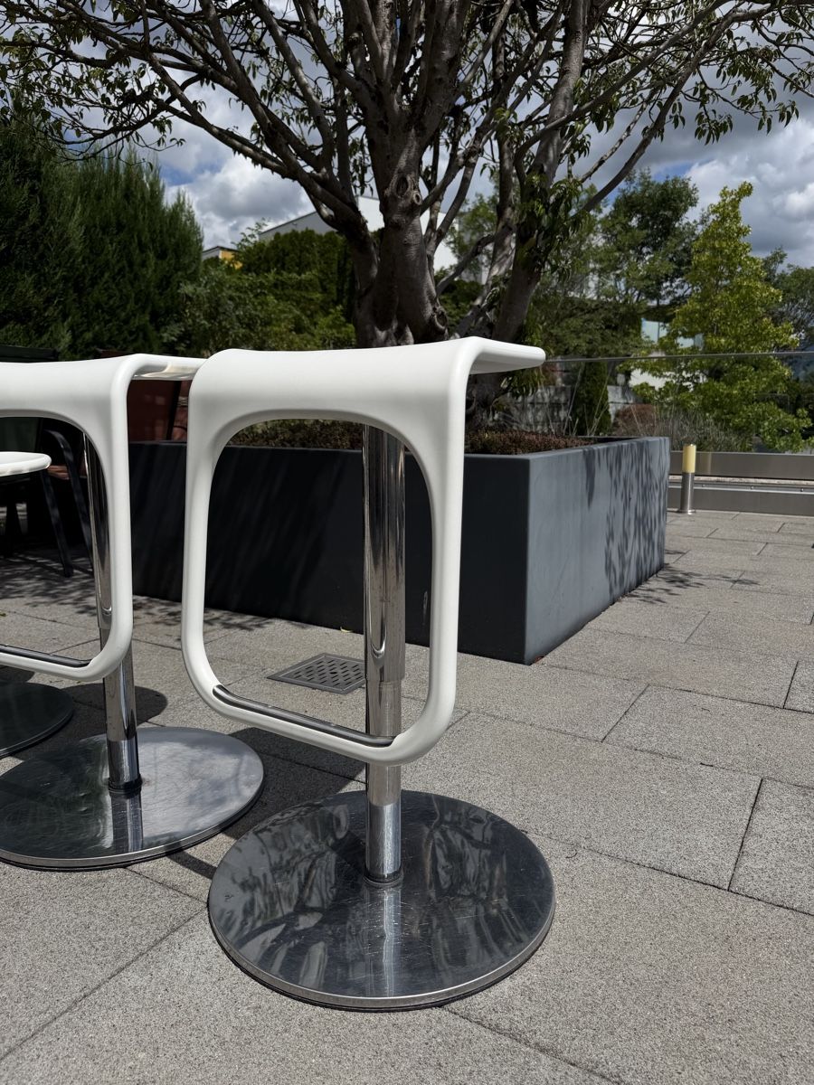 Ikea Set di tavolo e panche: Bar-Tisch mit 4 Barhockern weiss Chrom – Usato da Neuhaus SG venduto da cynlo 4
