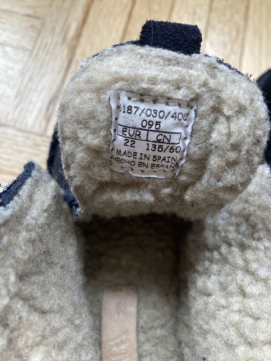 Zara Scarpe per ragazzi: Bottines fourrées t. 22 – Usato da Genève venduto da Eschindler 2