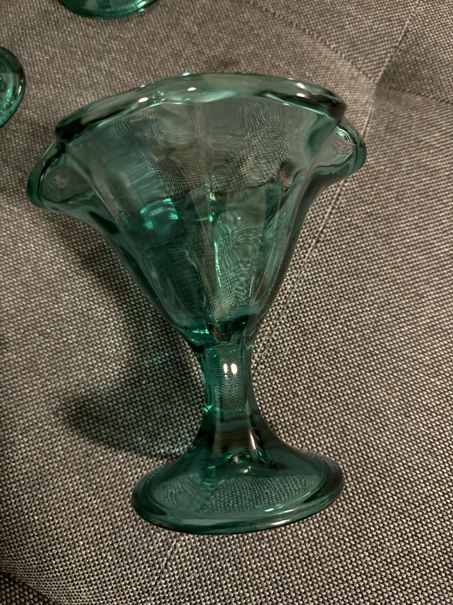 Bicchieri: 4 schöne Glaceschalen aus Glas – Usato da Buchs SG venduto da and_d8tp 2