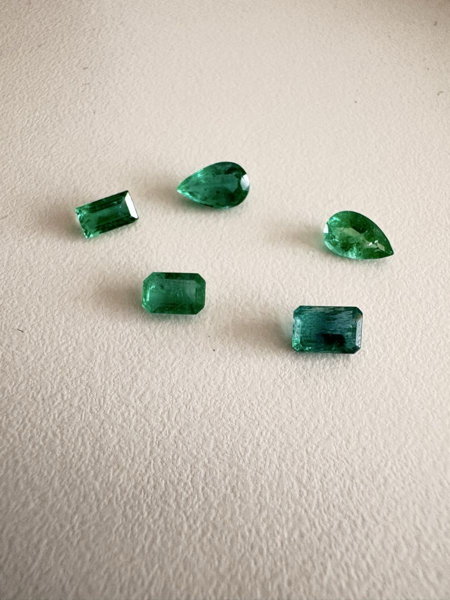 Pierres précieuses: 05 Émeraudes 3.05 ct poids total  – Neuf (Voir description) à Schliern b. Köniz par Hiel 5