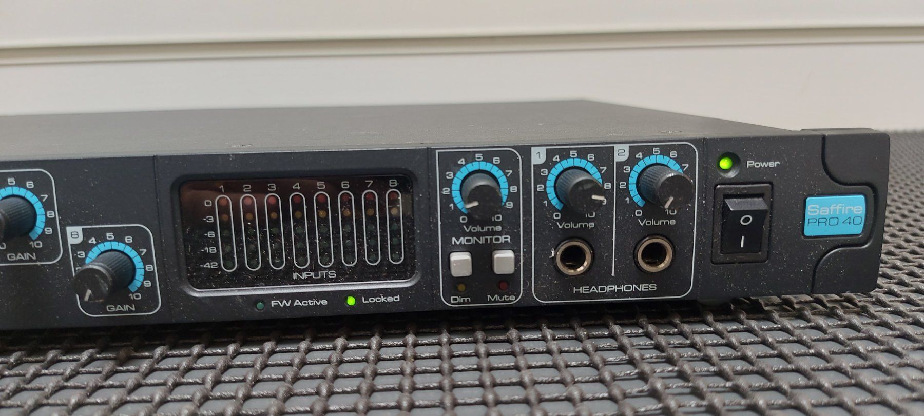 Focusrite Attrezzatura per studi di registrazione: Focusrite Saffire Pro 40 Firewire&Thunderbolt-Audio-Interfac – Usato da Glattbrugg venduto da Swissmusik 2