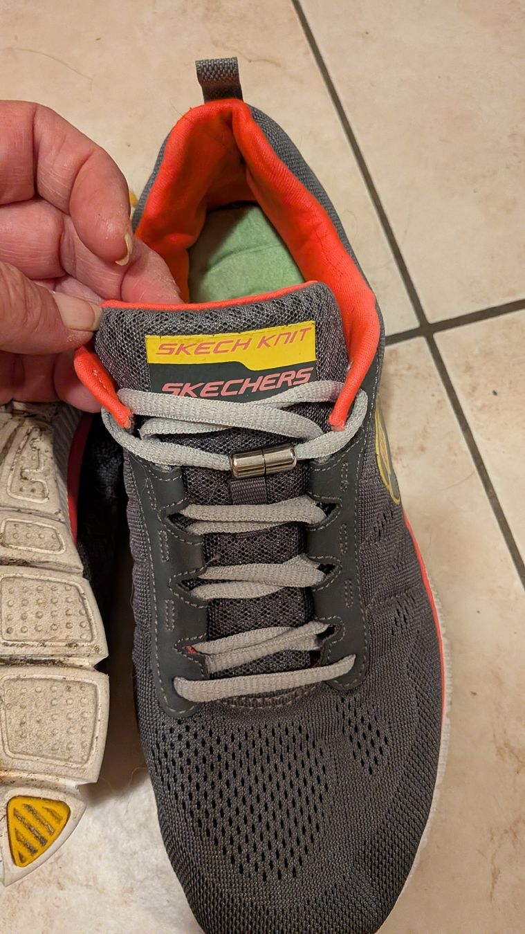 Skechers Scarpe da donna: bequeme Turnschuhe Gr 39 – Nuovo (secondo la descrizione) da Wattenwil venduto da karinschaw 1