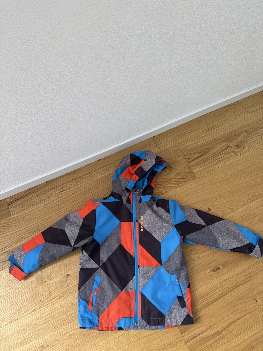 Protest Giacche & Cappotti: Kinder Jacke G.110 – Usato da Derendingen venduto da Happyever