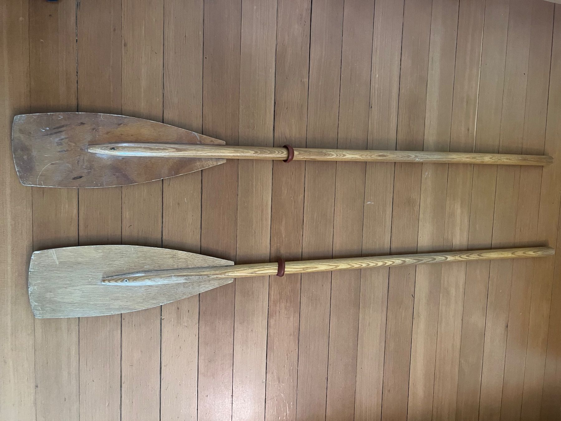 Schlauchboote, Kajaks & Kanus: Vintage Holzruder – Gebraucht aus Bern von reisetina