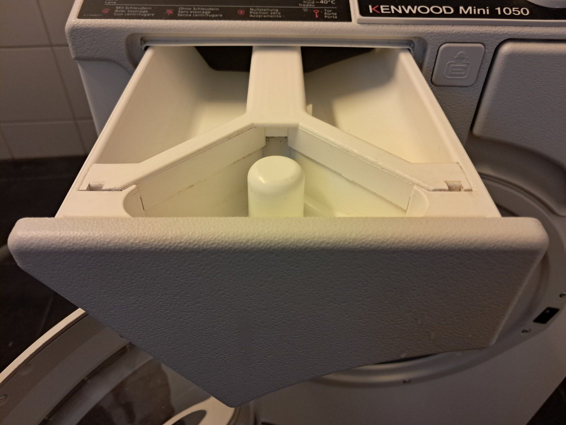 Kenwood Lavatrici: Waschmaschine Kenwood Mini 1050 – Usato da Kreuzlingen venduto da did_mwr9 4