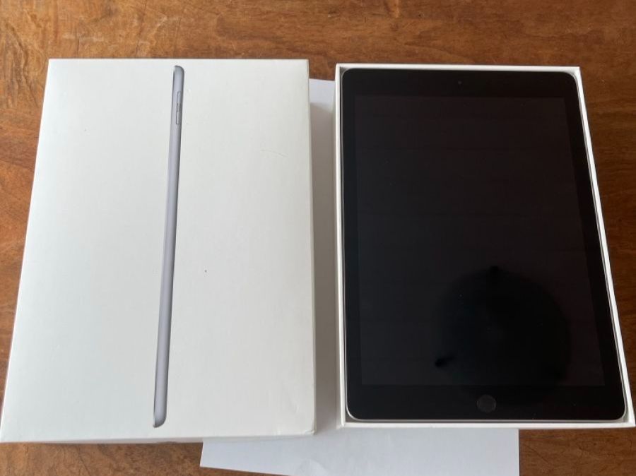 Apple Tablet PC: IPad (6. Generation) 128 GB – Usato da Rümlang venduto da Michael800 4