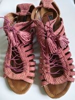 ZARA : Sandales en cuir rose façon python 40