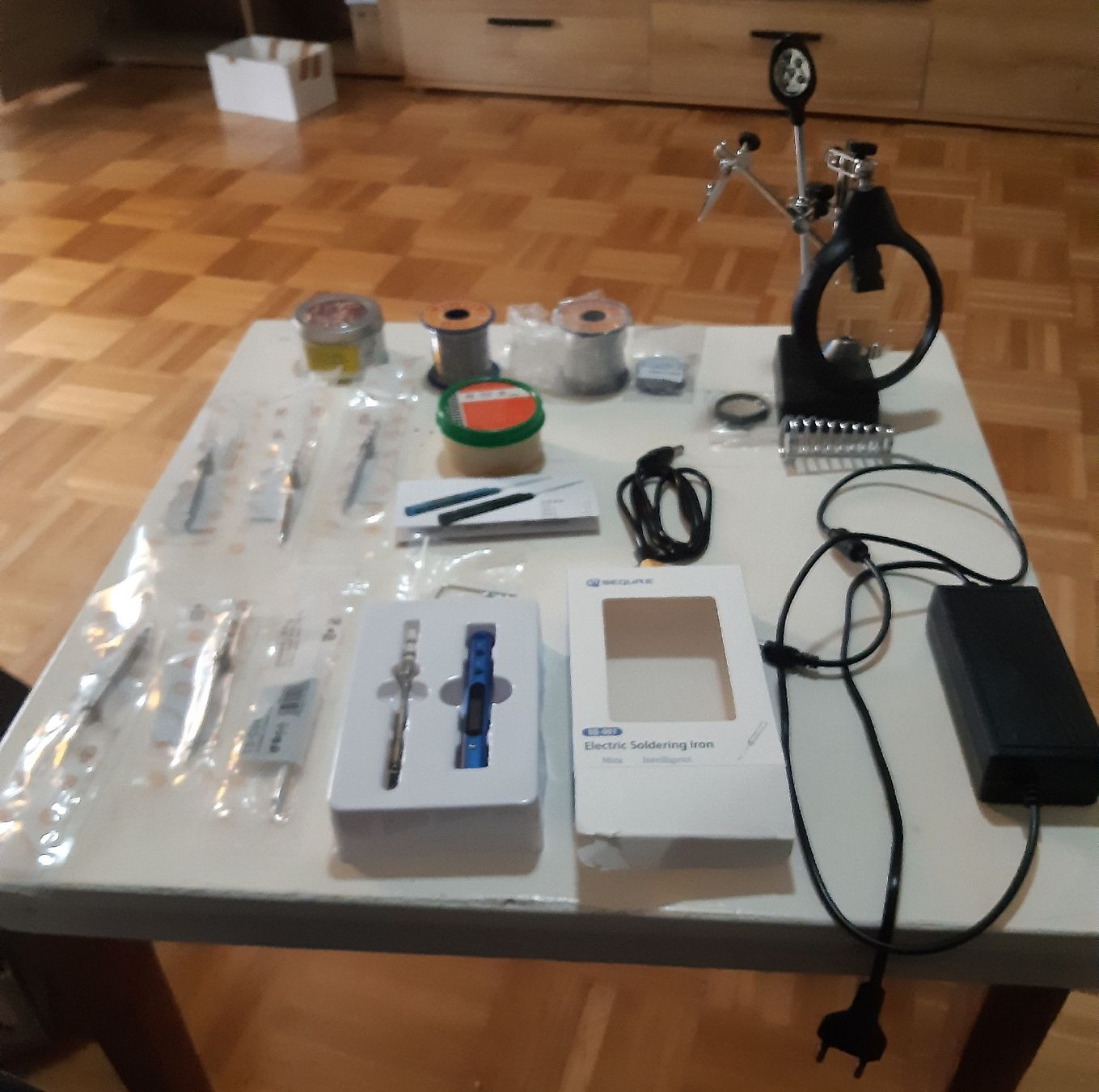 Saldatori: Lötstation-Set Neu – Nuovo (secondo la descrizione) da Birsfelden venduto da Alepunch 1