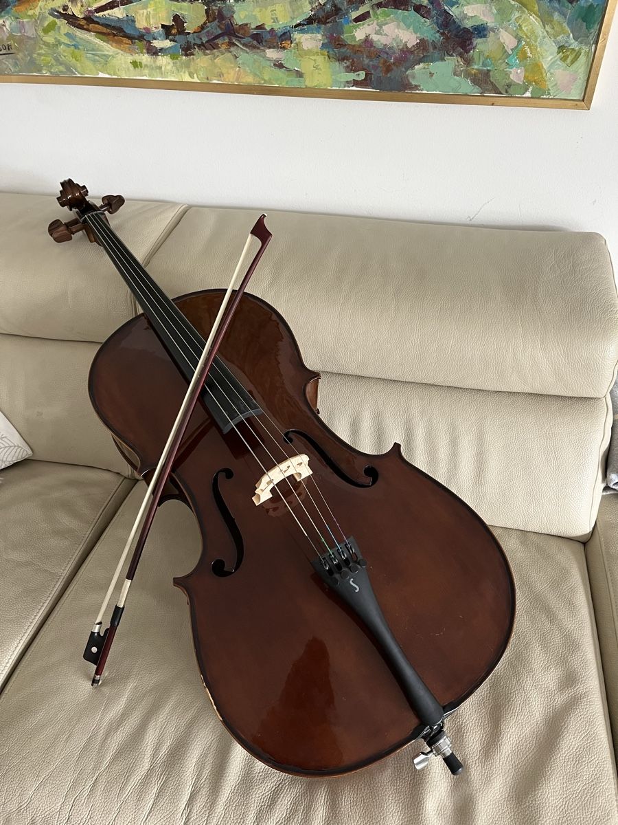 Strumenti musicali: Kinder Cello mit Bogen und Tasche – Usato da Teufen AR venduto da Narina40