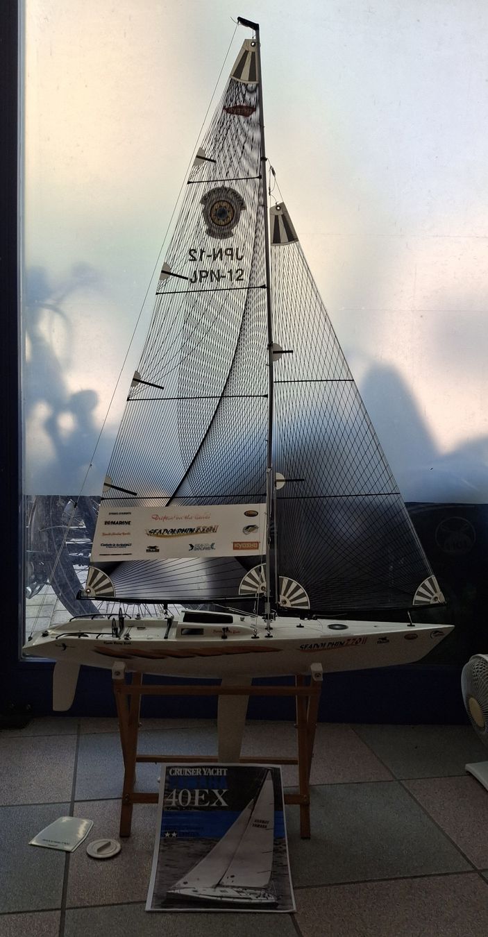 Tamiya Modellismo RC: RC Segelschiff Segelboot Seadolphin 770 – Usato da Bremgarten b. Bern venduto da youngtimer2013