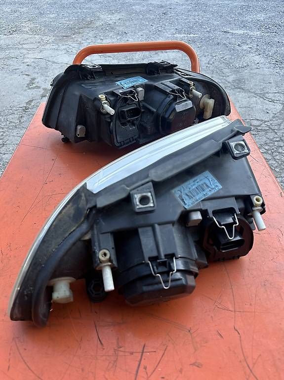 Fari: AUDI A4 b5 schweinwerfer  – Usato da Oetwil am See venduto da CarParts 3