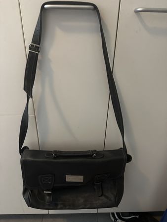 Schwarze Schultertasche (Umhängetasche) HARVEST, geräumig