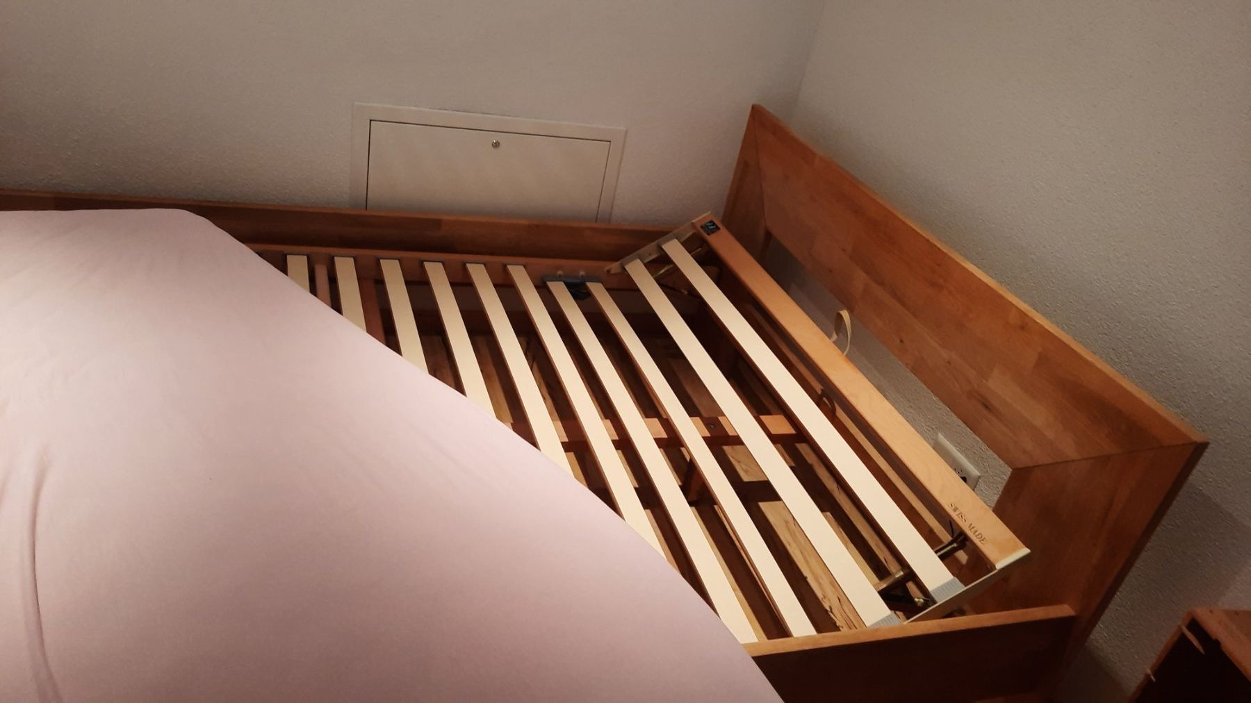 Letti: Bett 140x200 cm mit Lattenrost – Usato da Neudorf venduto da Alpha137 4