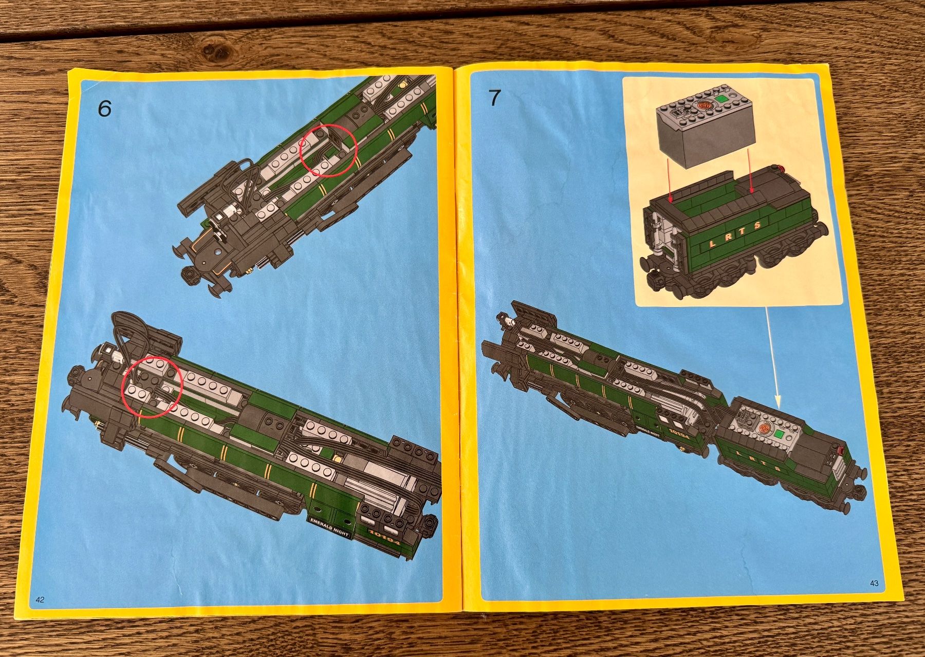 Lego Kit di costruzioni: LEGO Creator Expert 10194, Emerald Night – Usato da Riehen venduto da will_stubbings 7