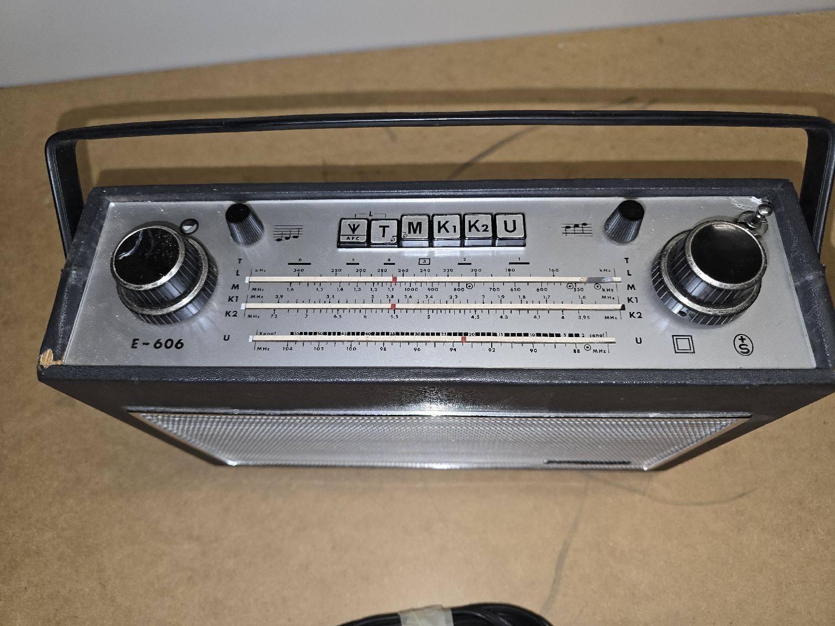 Biennophone Radio: Radio Binnophone E-606 Defekt – Difettoso da Lenzburg venduto da cameleoncolor 1