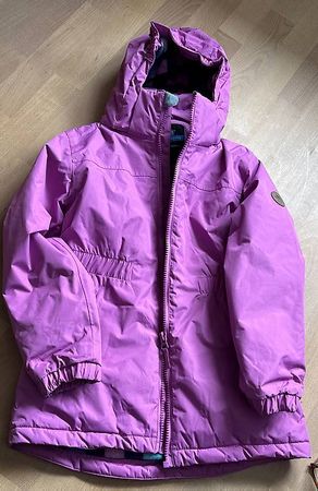 Dunkelrosa lange Winterjacke Gr 134/140