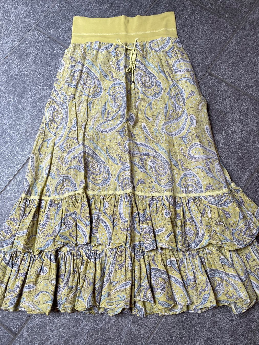 Nile Lotti di vestiti: Nile Rock mit Shirt & Weste Gr S – Usato da Niederbipp venduto da Rosamunde44 4