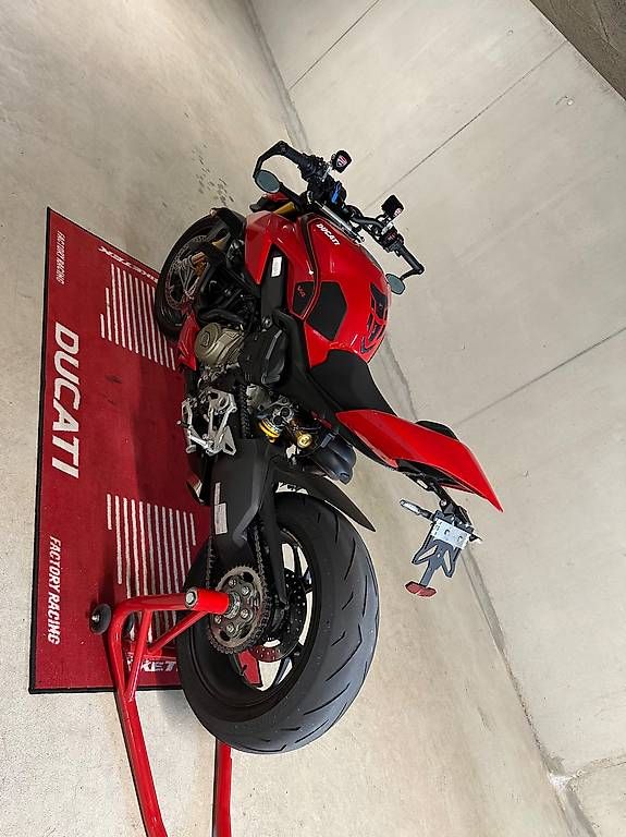 Strada: Ducati Streetfighter V4S – Usato da Müntschemier venduto da ChriguR80 2