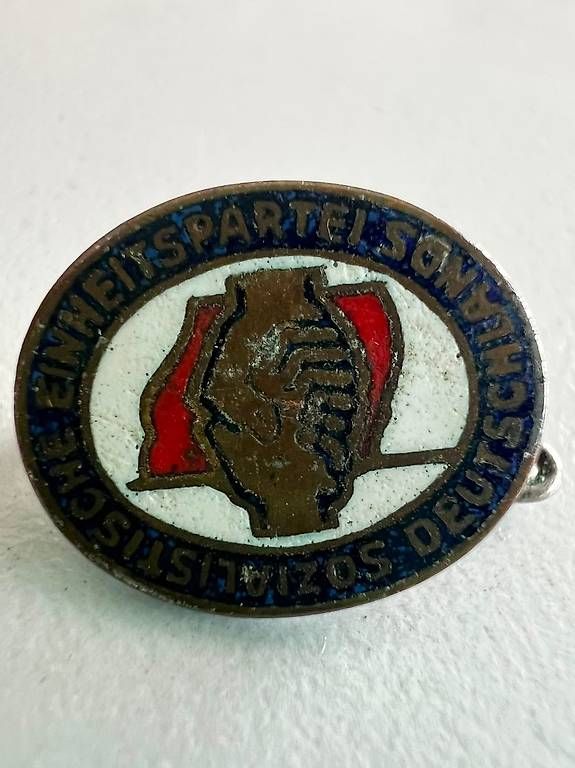 Placchette & Badge: DDR SED Anstecknadel emailliert Original Parteiabzeichen – Usato da Emmen venduto da mighu