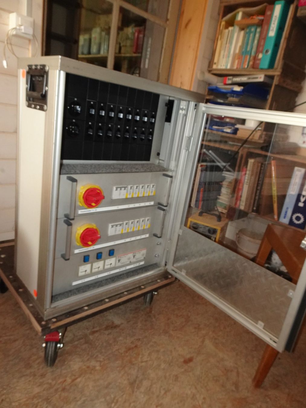 Elettrotecnica: STROMVERTEILER 32A DELUXE – Usato da Hütten venduto da Technics01LT 1