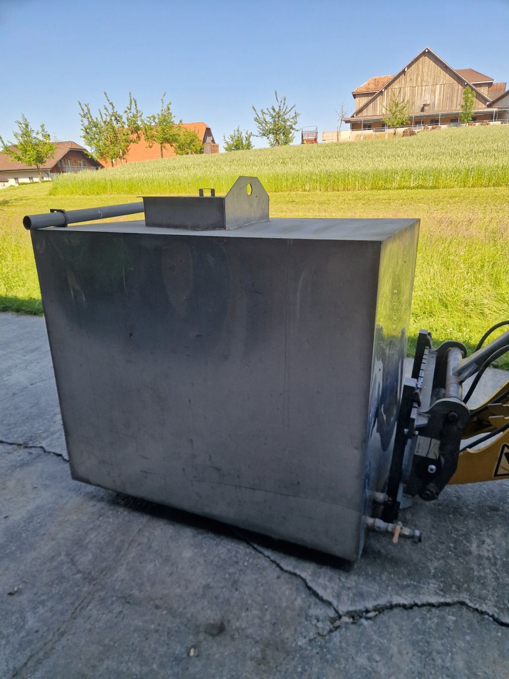 Sonstiges Fahrzeugzubehör: Tank doppelwandig beheizbar ca.2500l – Gebraucht aus Ruswil von rkjoya 2